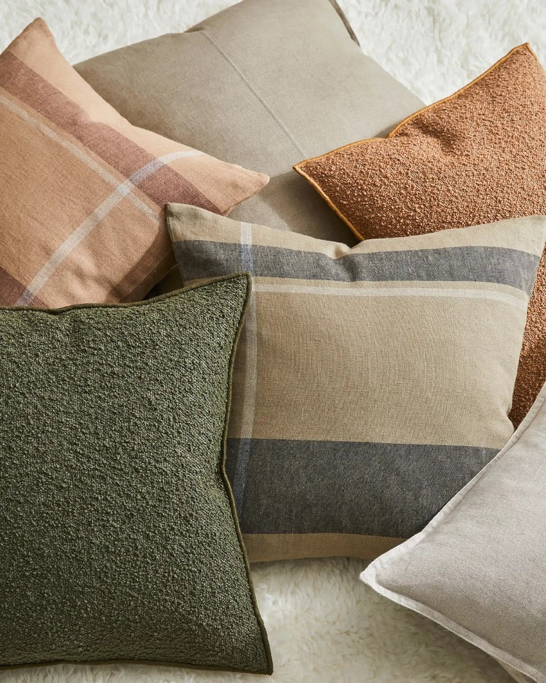 Alberto cushion olive - 50X50cm with feather inner