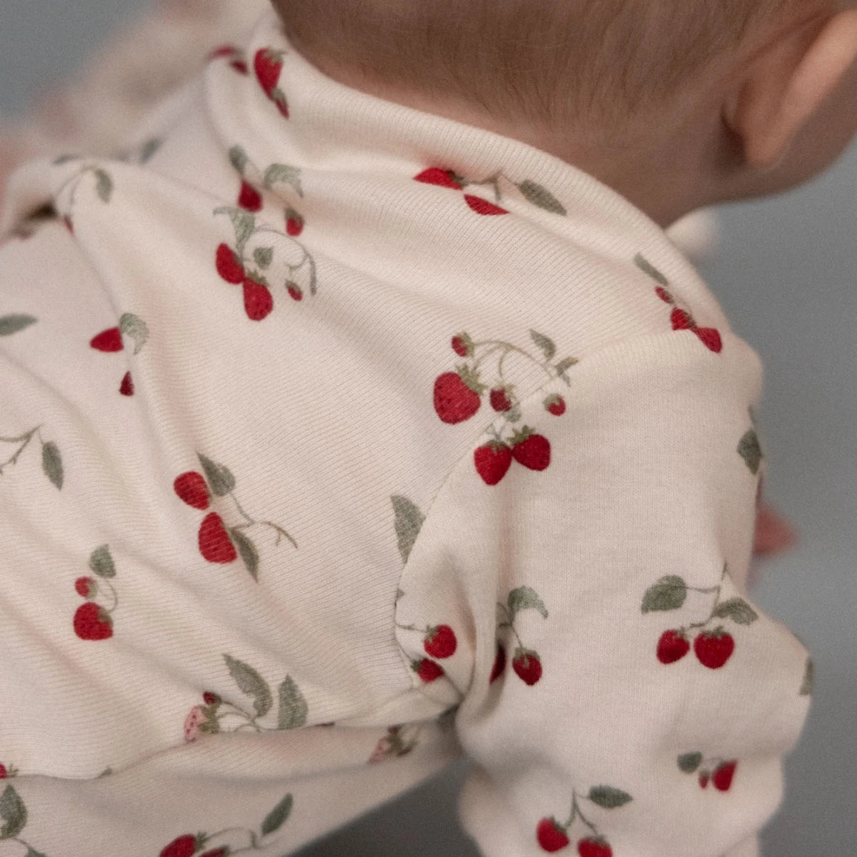 Long Sleeve Bodysuit- Strawberry blush print