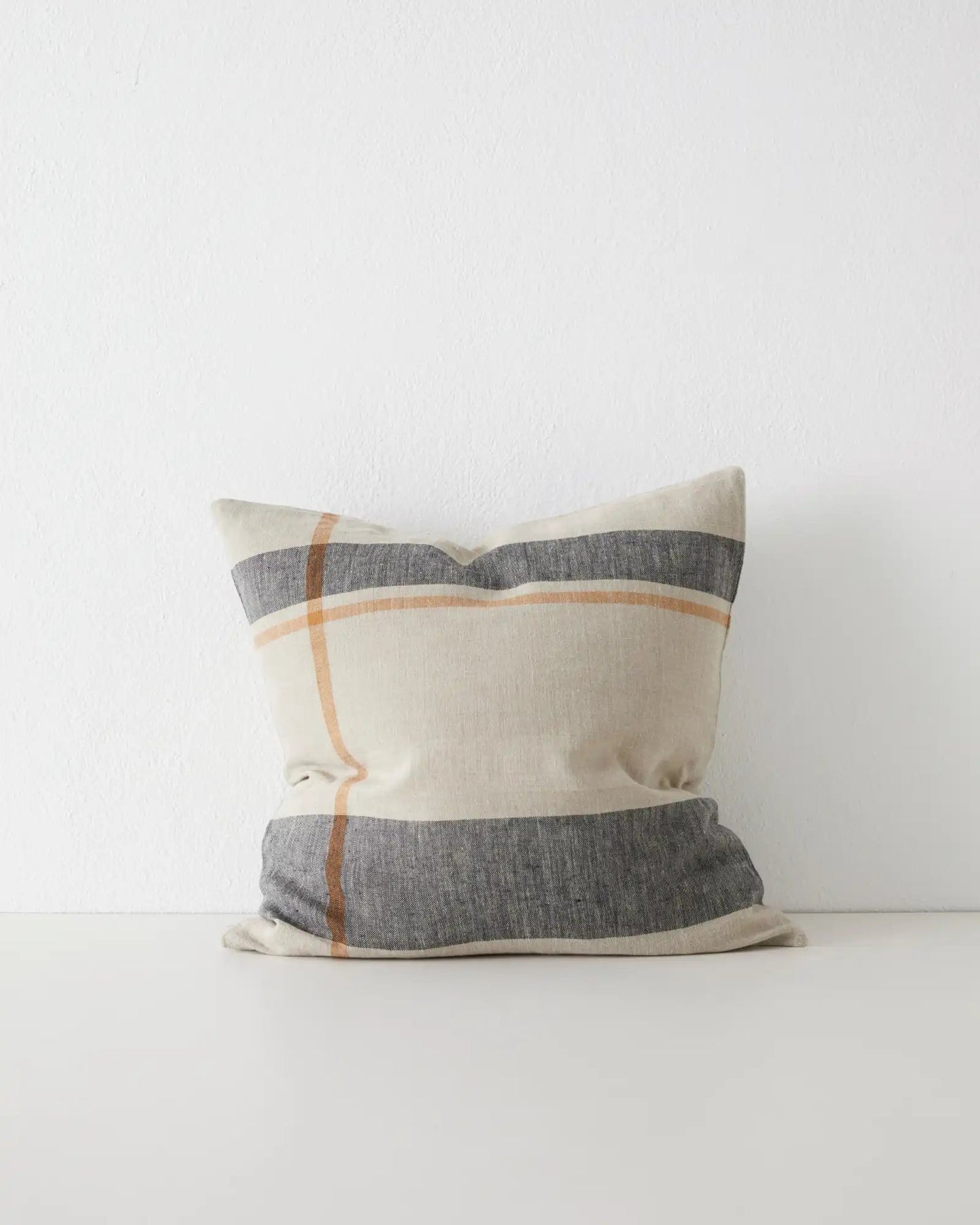 Dante cushion linen - 50X50 with feather inner