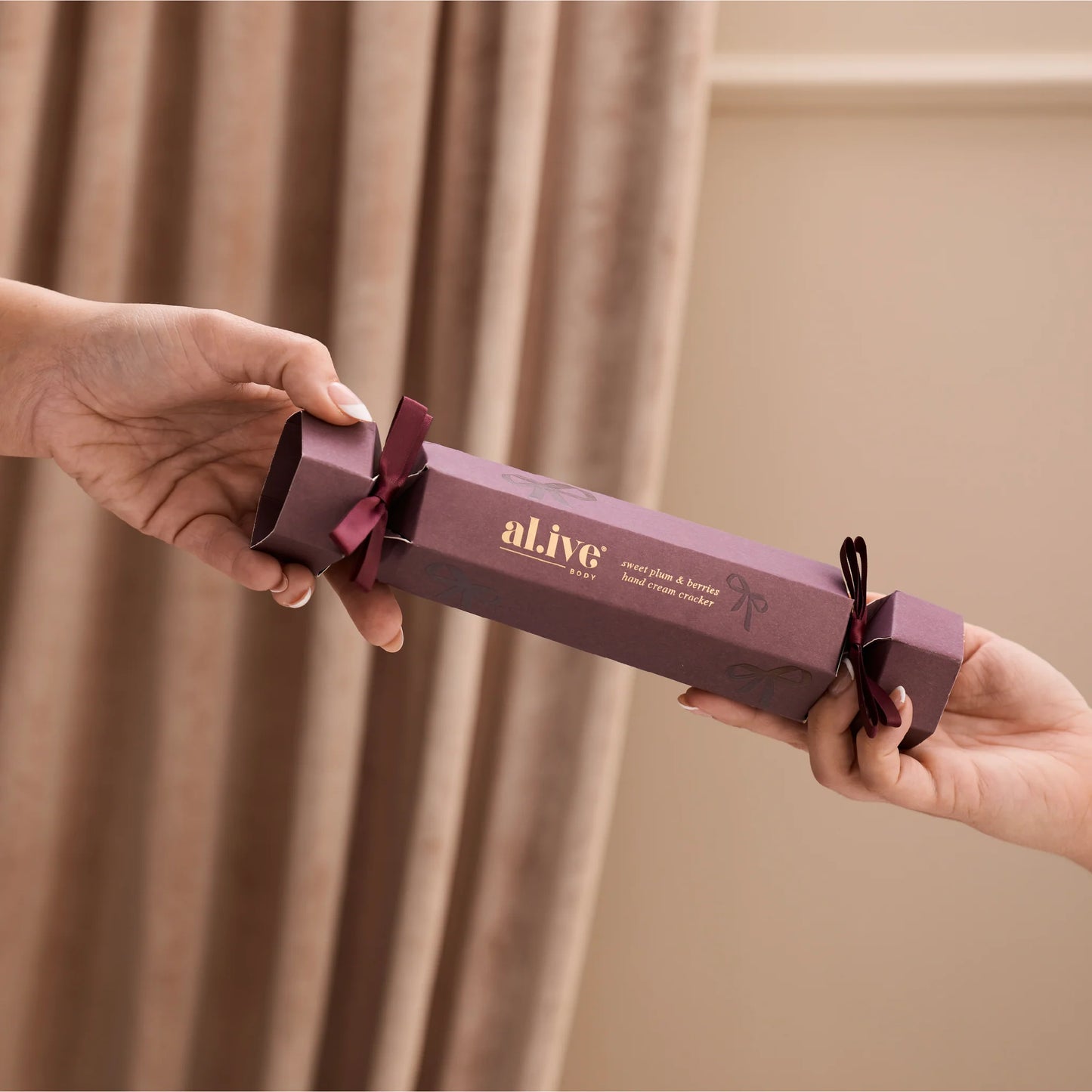 Hand Cream Cracker - Sweet Plum & Berries