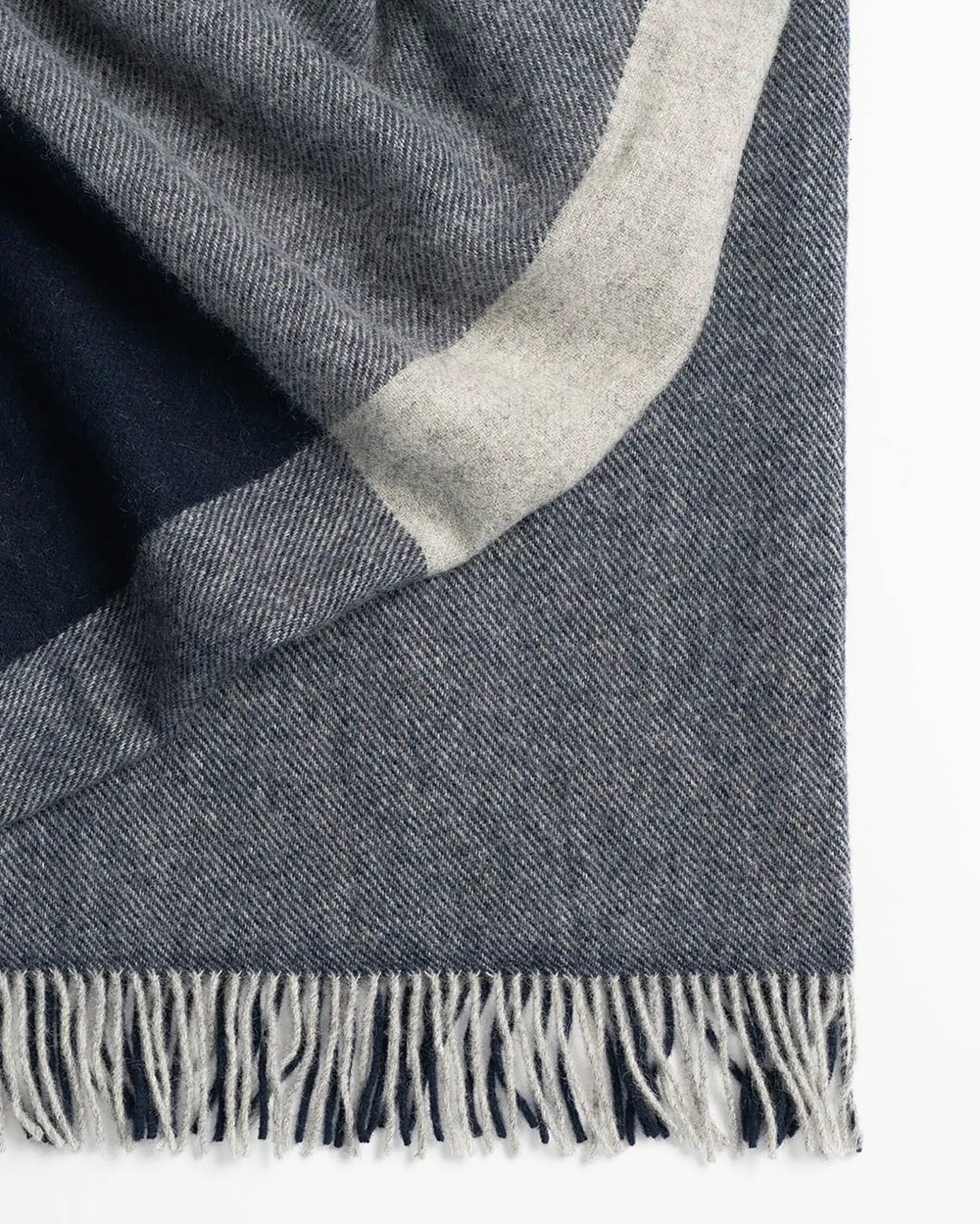 Riverton throw - Navy