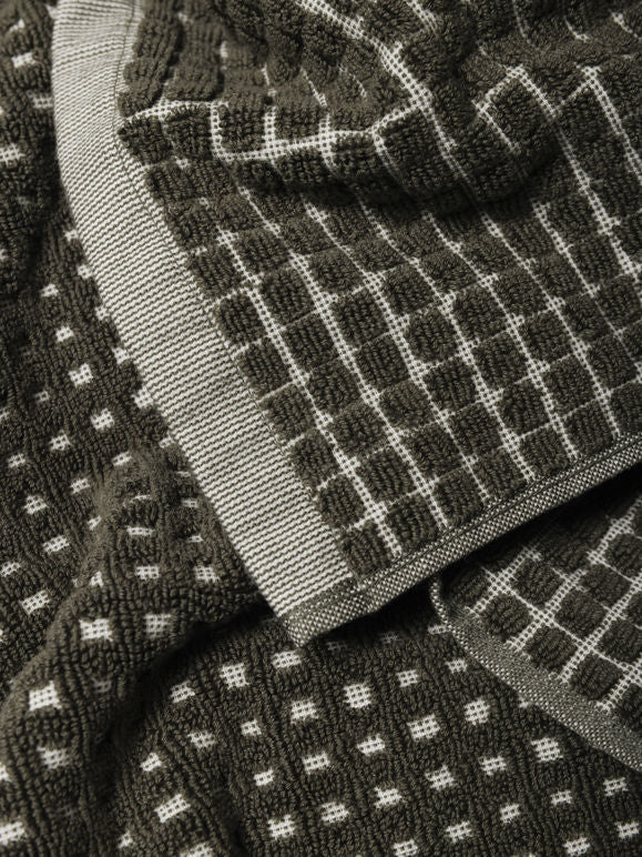 Nero Cotton bath towel range - Ivy/Cream