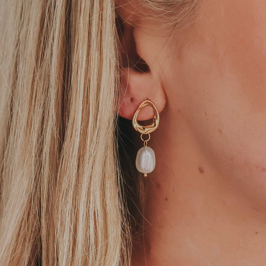 PEARL DROP EARRINGS