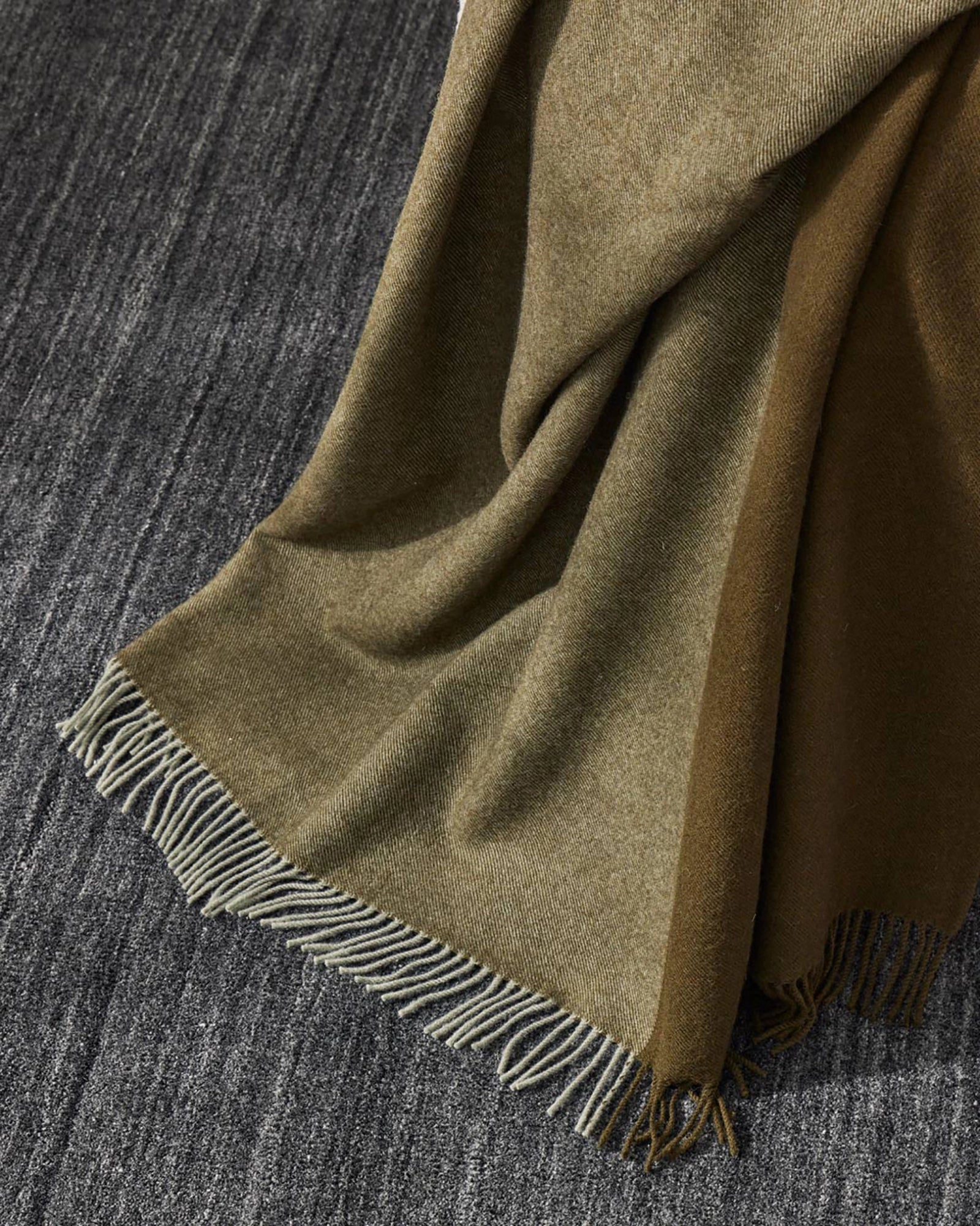 Fiord throw - kelp