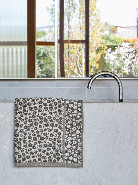 Forget Me Not Cotton Bath Towel Range - Ivy/Oat
