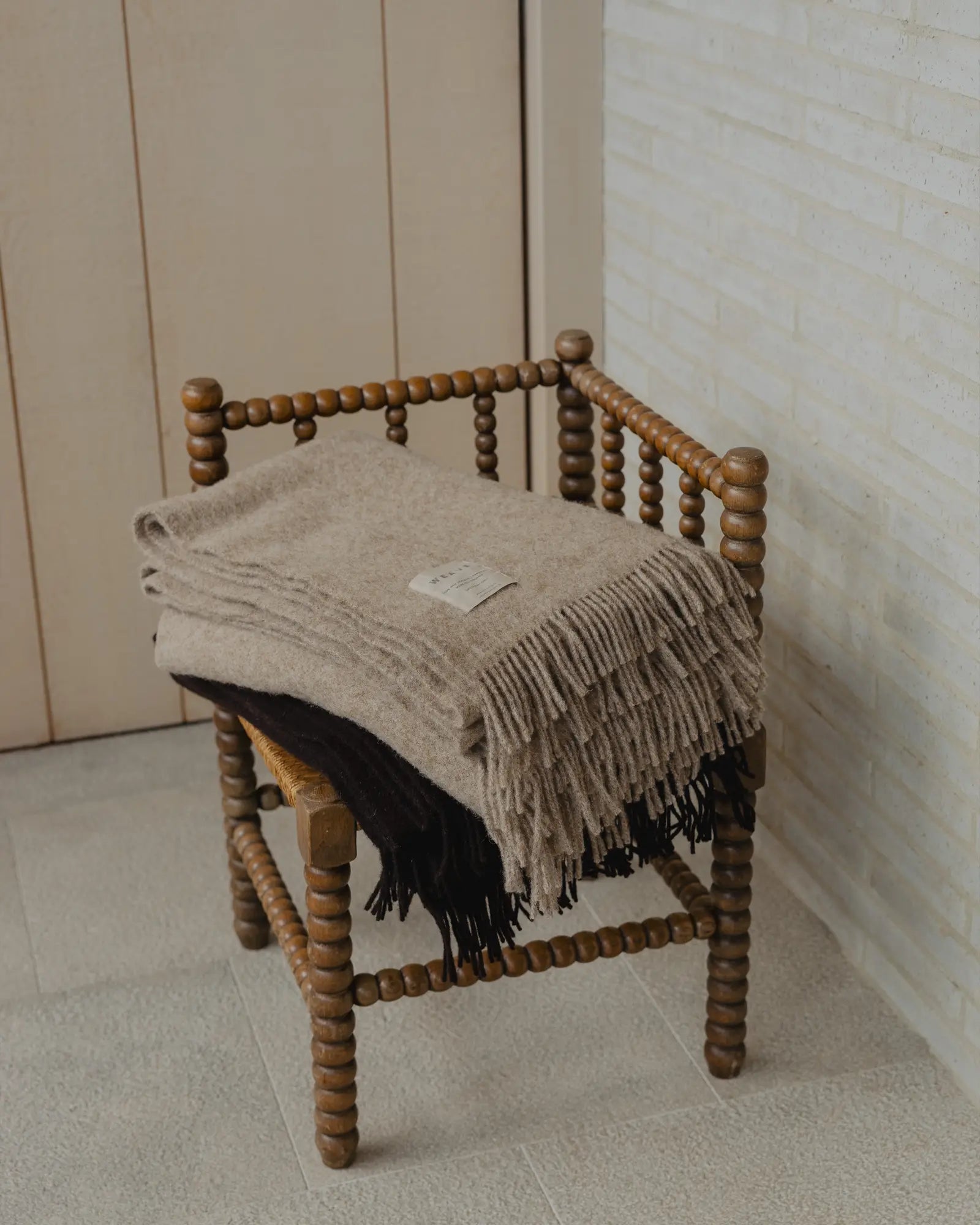 Nevis throw - Oak