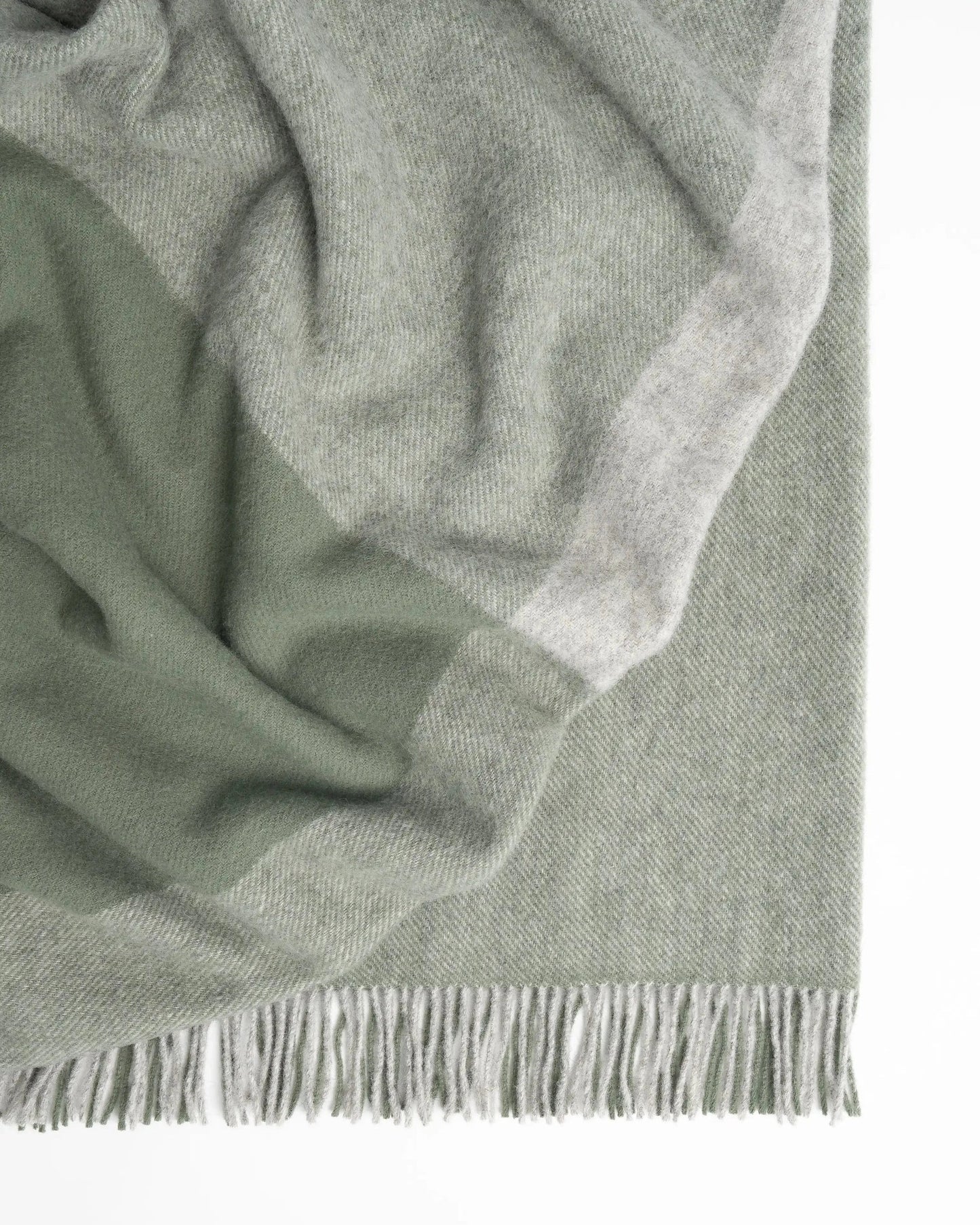 Riverton throw - Aloe