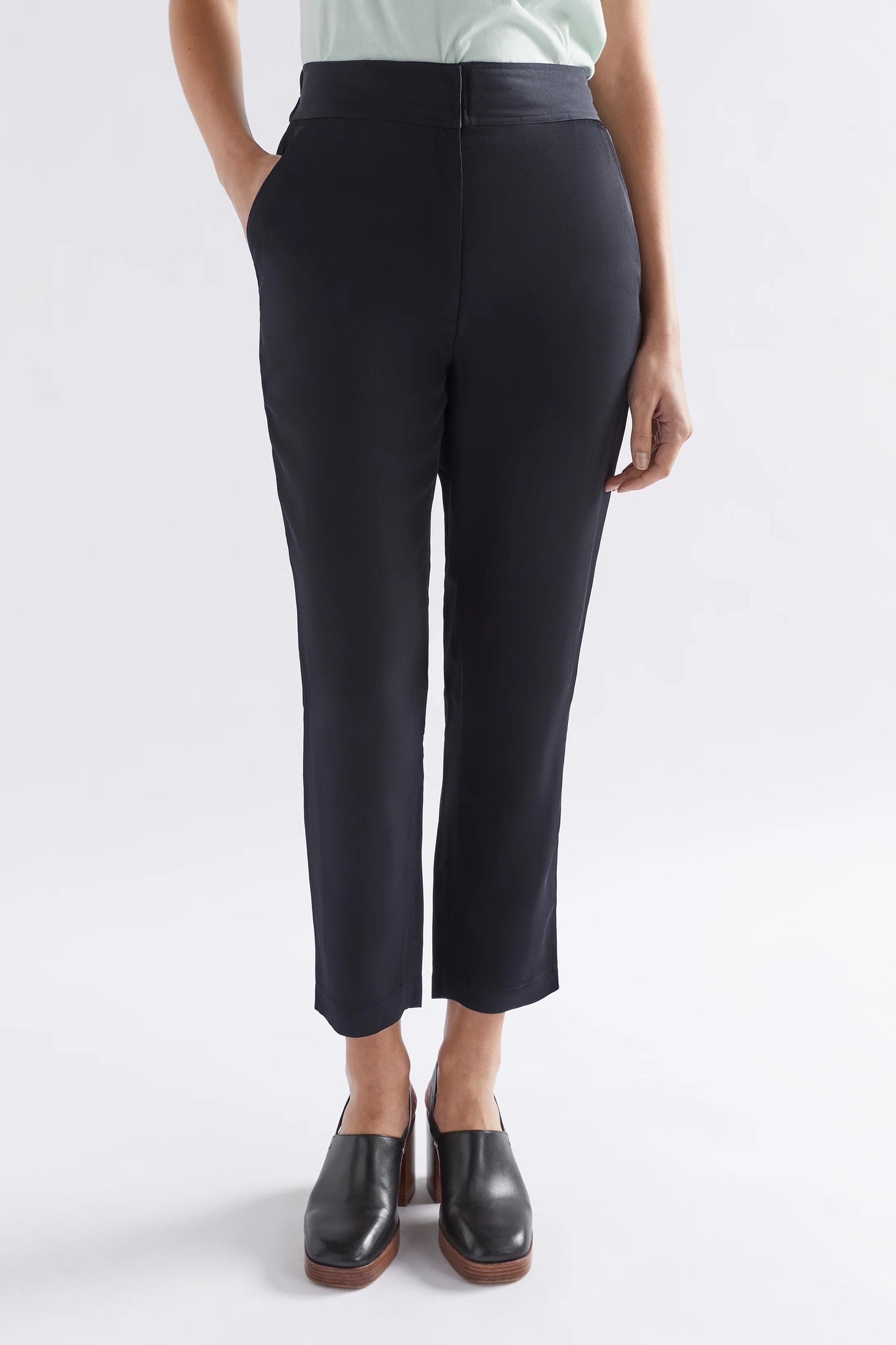 KIILTAVA PANT - BLACK