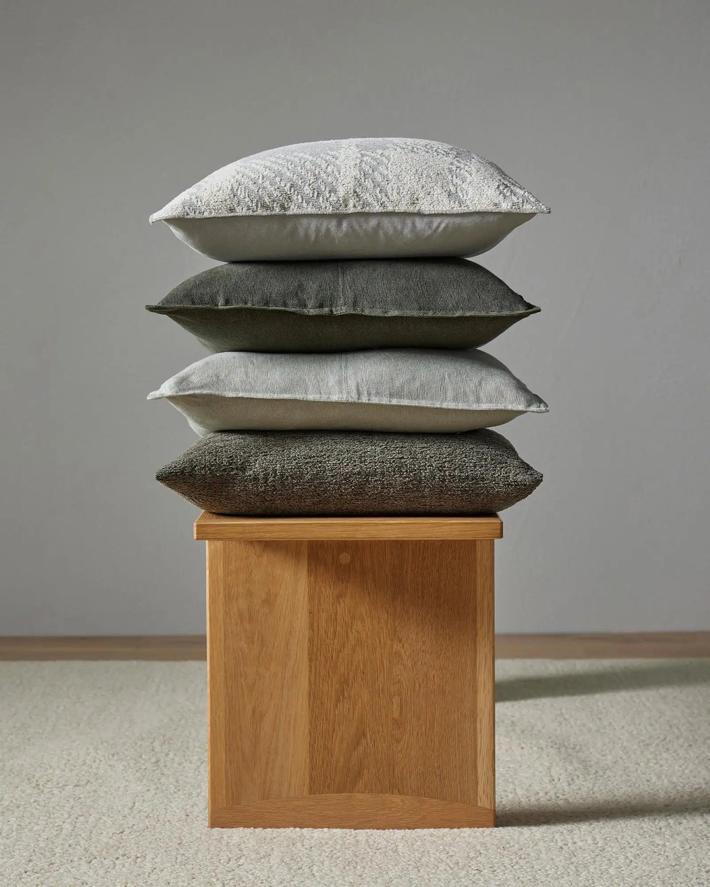 Como cushion khaki - 60X60 with feather inner