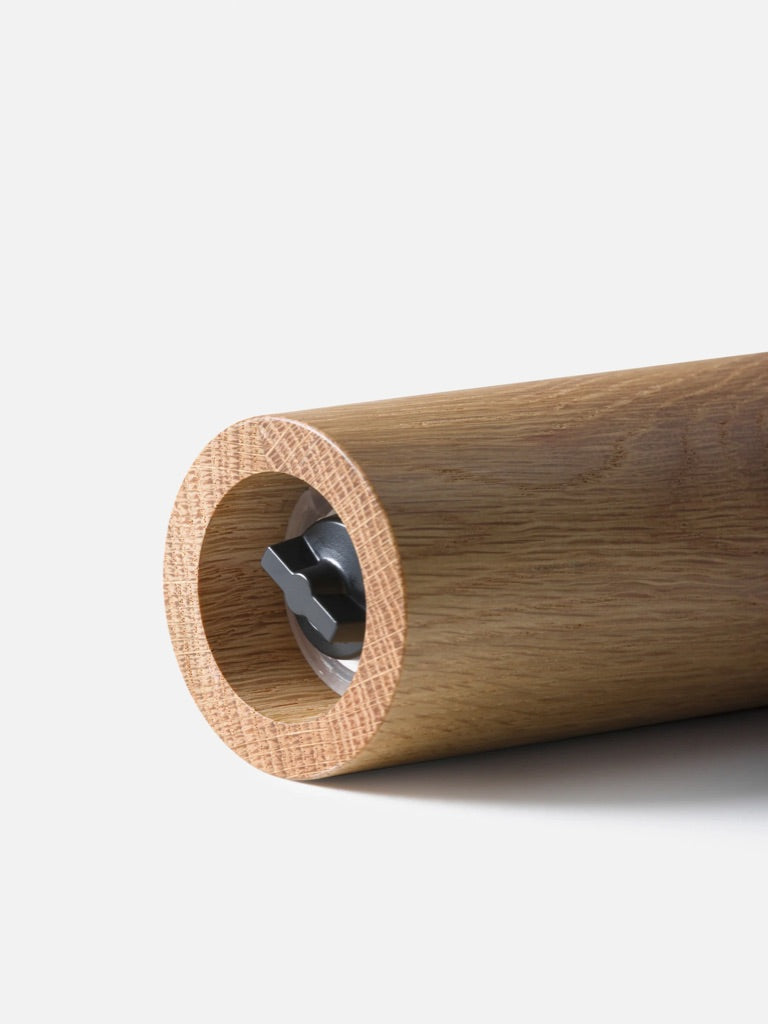 Pinch Salt / Pepper Mill - Oak