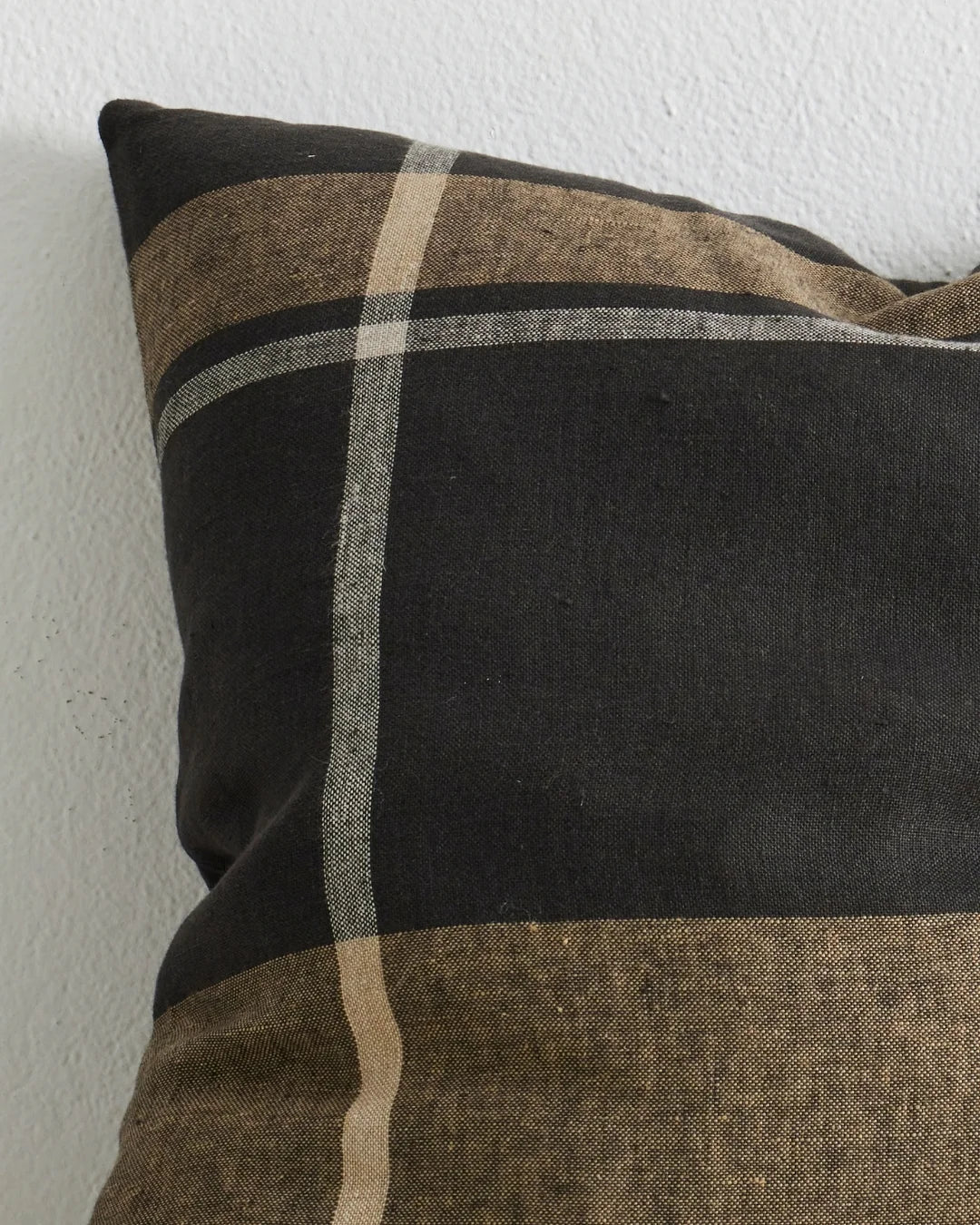 Dante cushion midnight - 50X50cm with feather inner