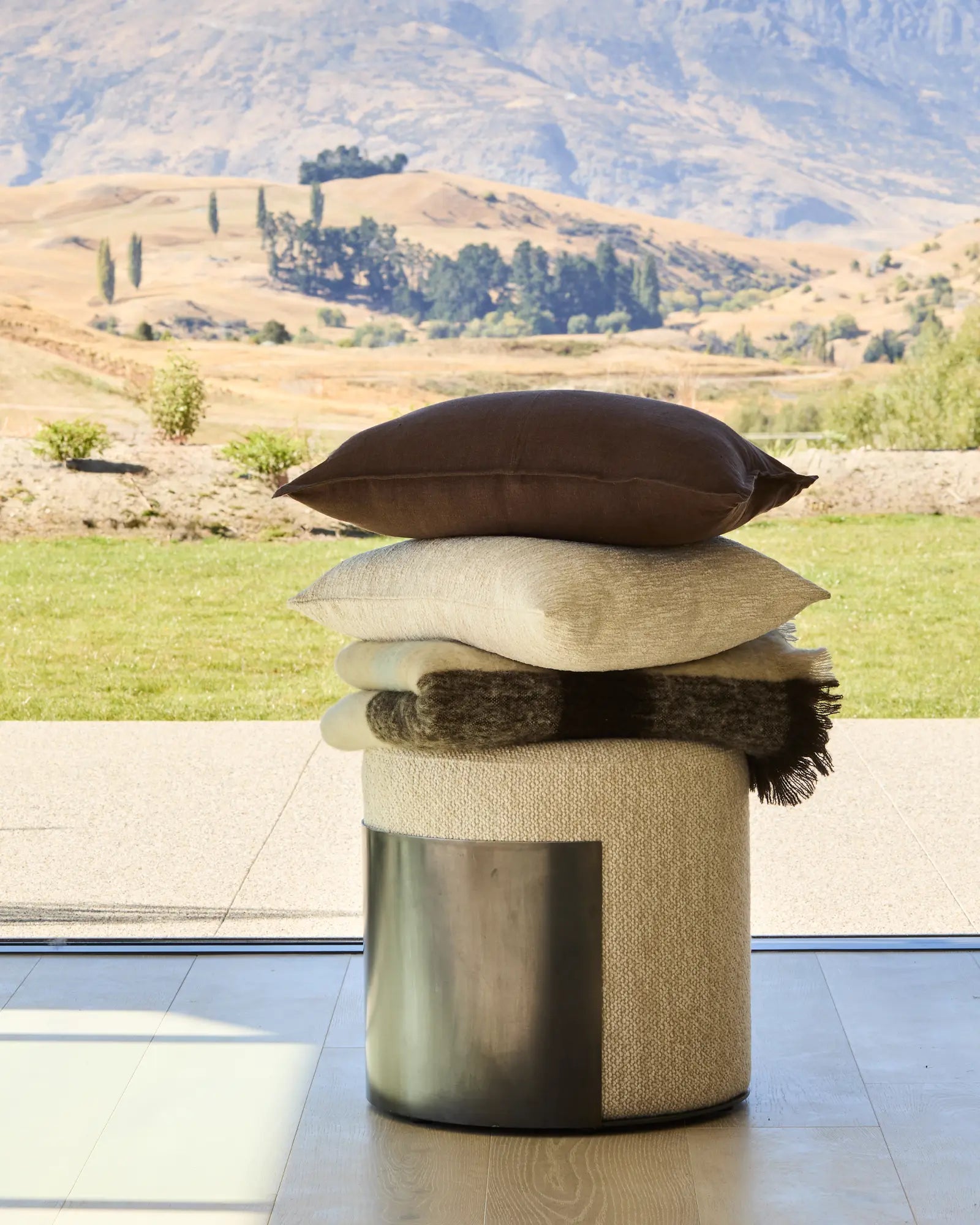 Como cushion cocoa - 60X60 with Feather inner