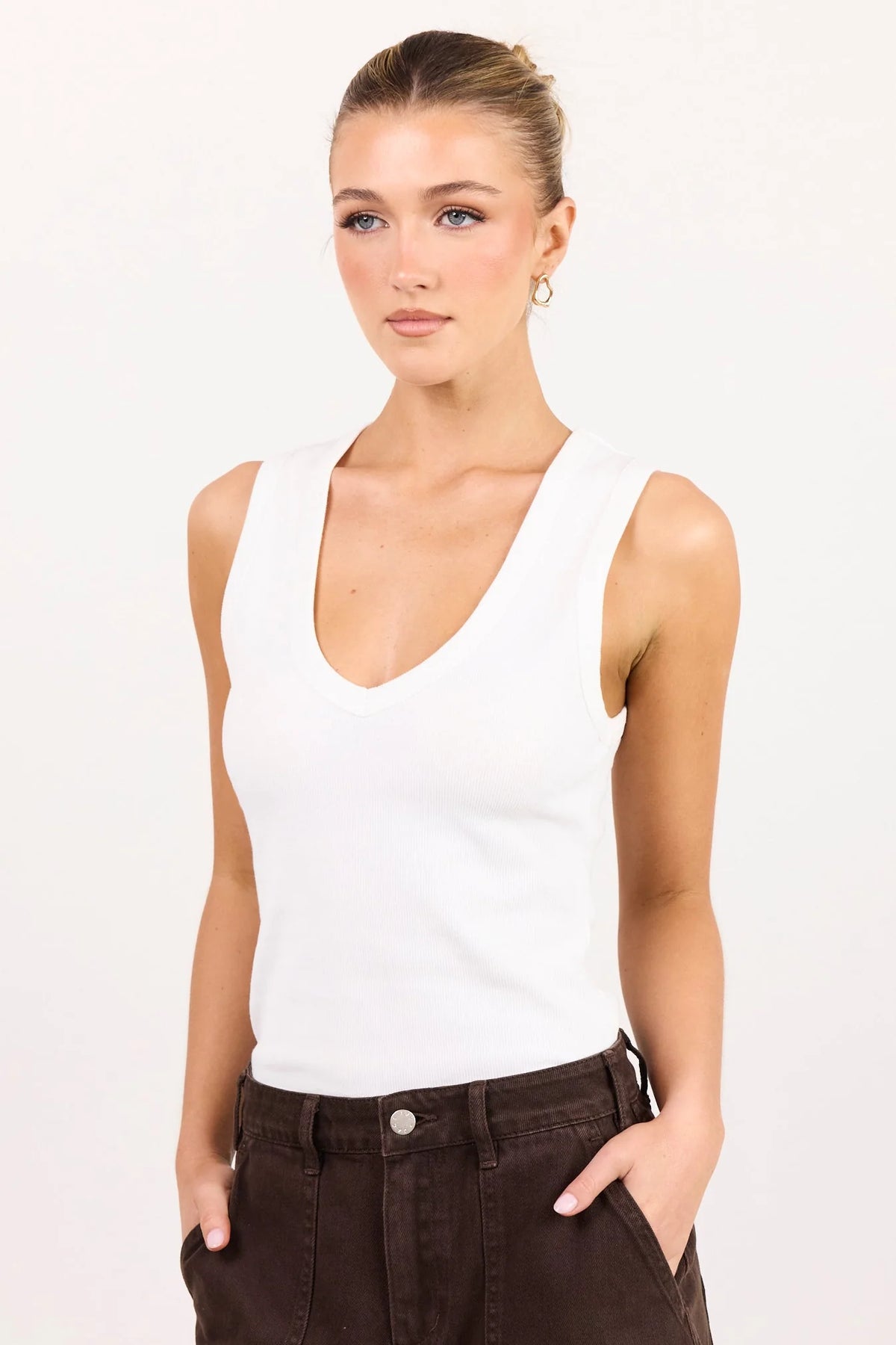 Vale White V Neck Rib Tank