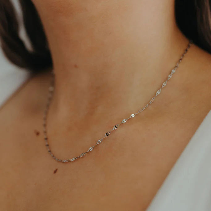 PETAL CHAIN NECKLACE