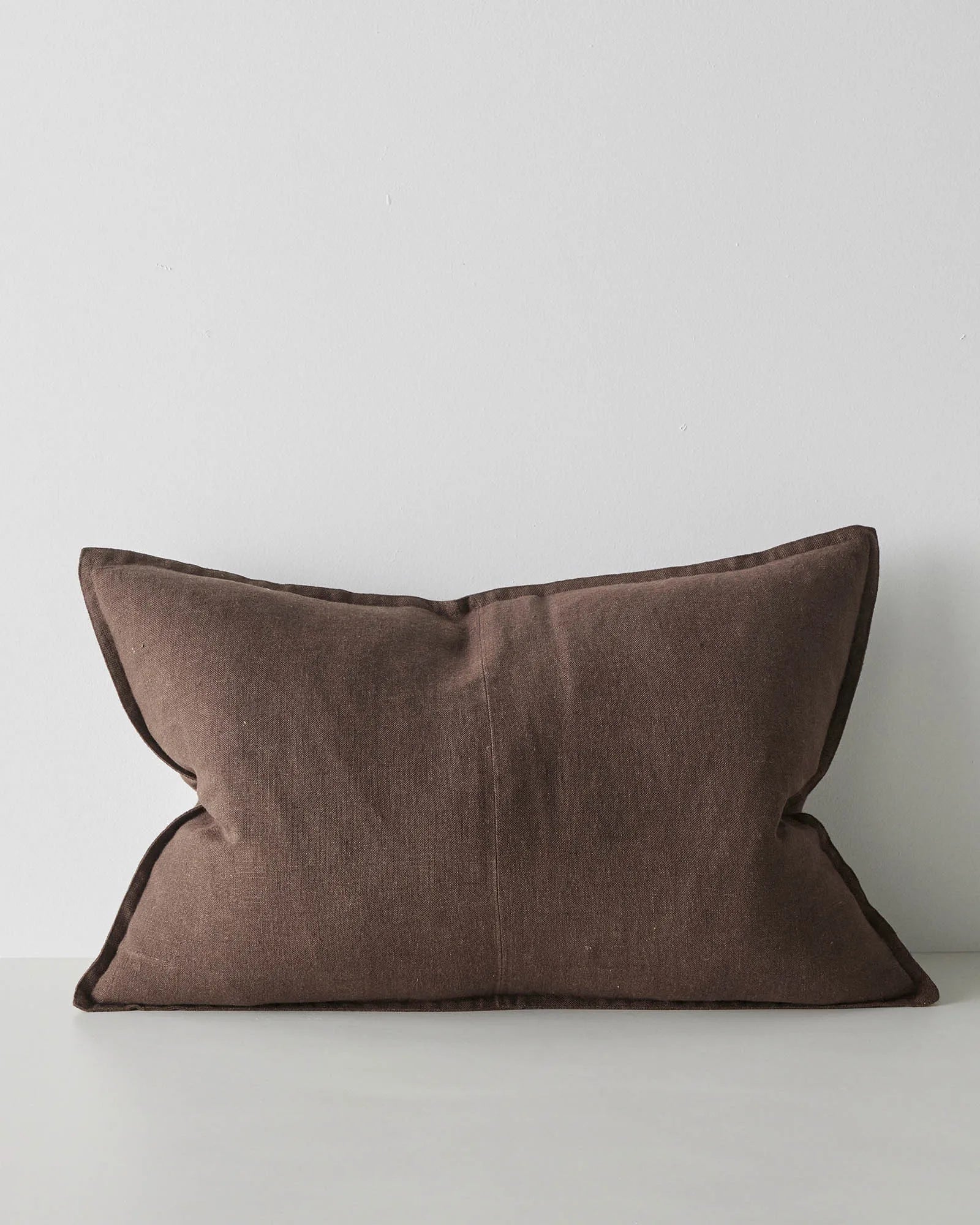 COMO CUSHION COCOA 40X60CM - WITH FEATHER INNER