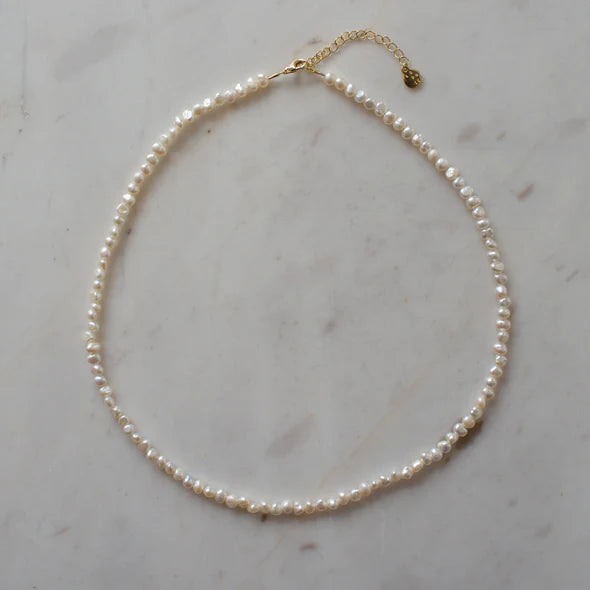 PRETTY IN PEARLS NECKLACE