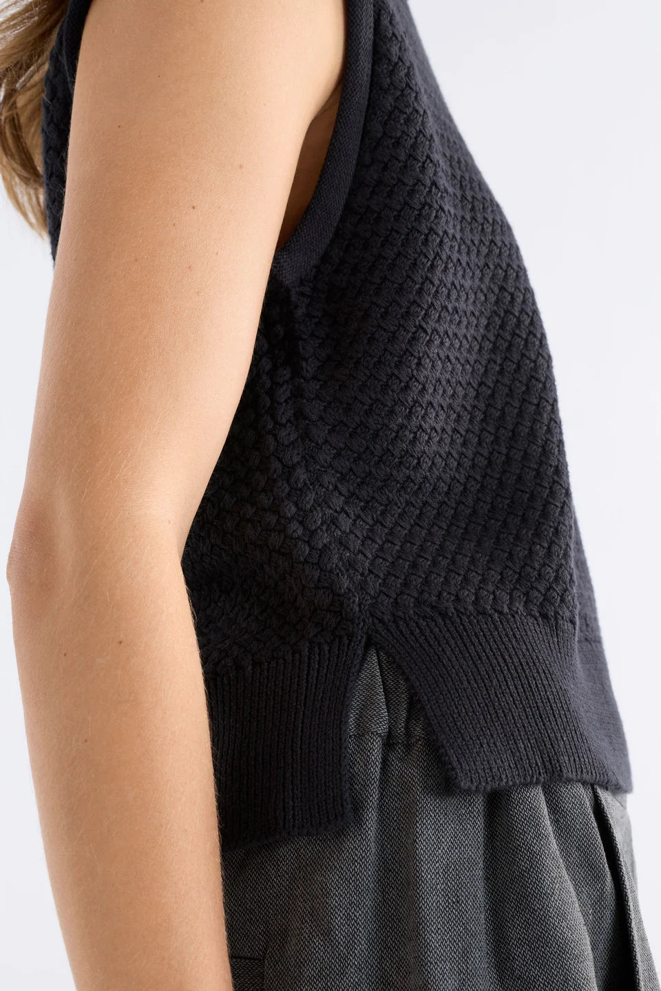 Naya Knit Vest Black