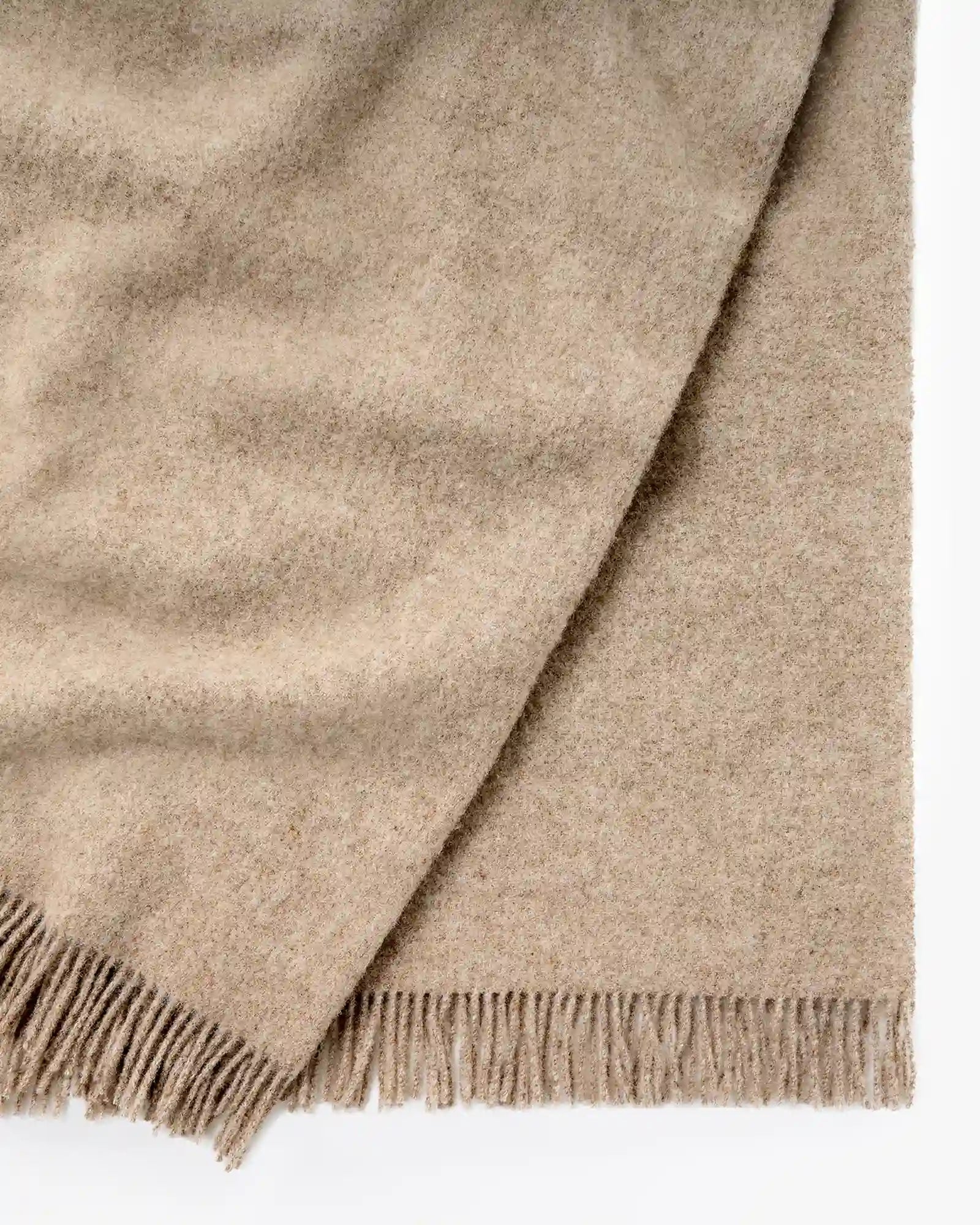 Nevis throw - Oak