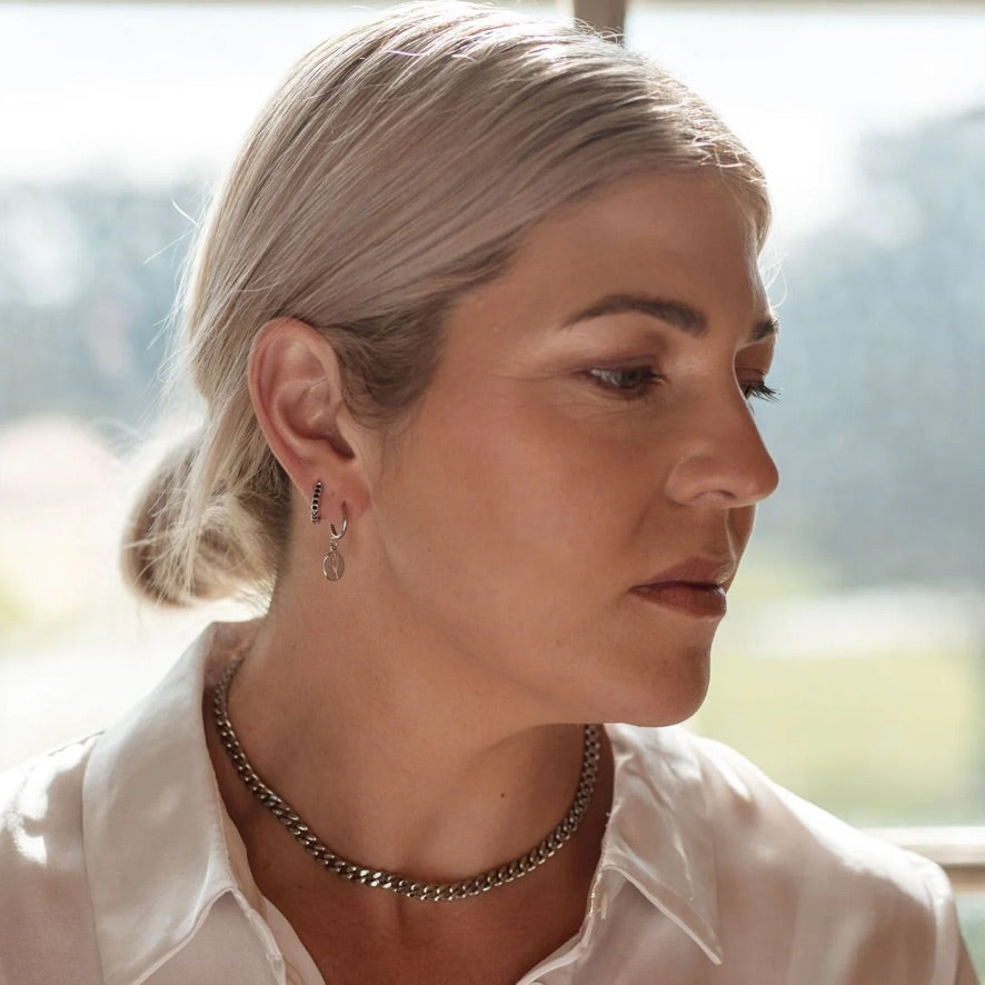 OVAL FLOWER HOOP EARRINGS