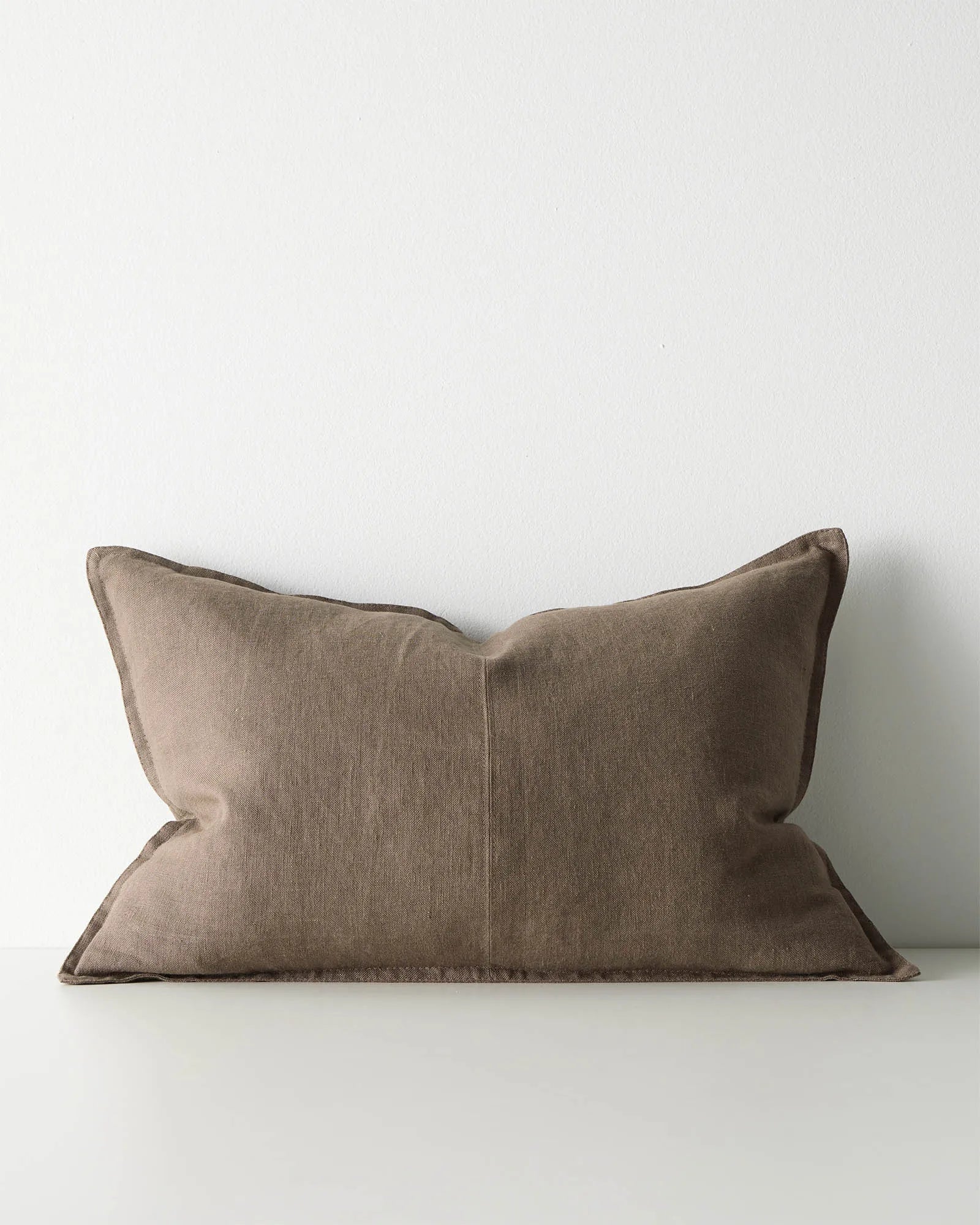 COMO CUSHION MOCHA 40X60CM - WITH FEATHER INNER