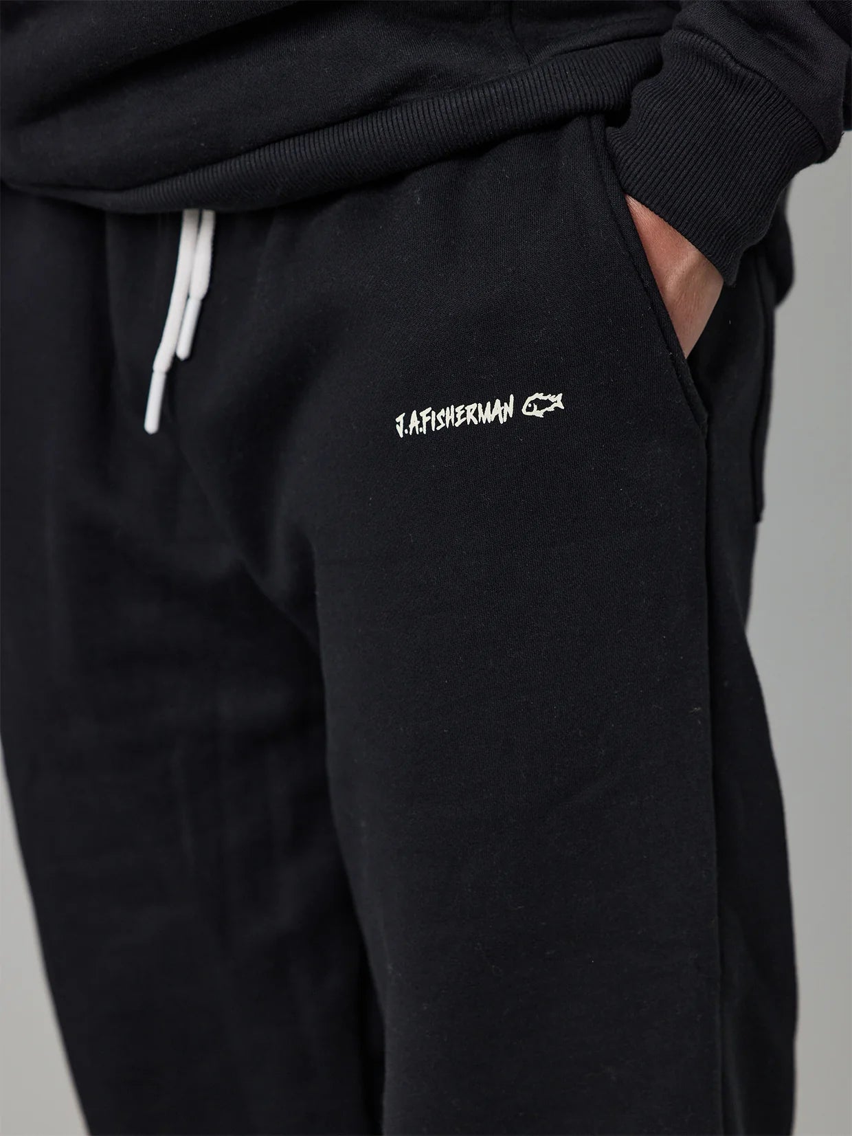 J.A.FISHERMAN STEWART TRACKPANTS - BLACK