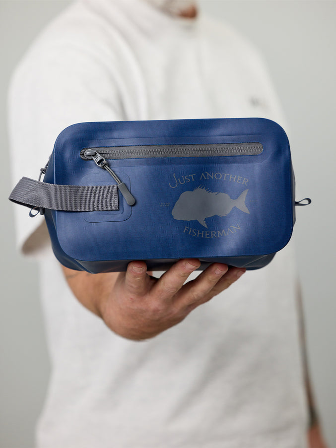 ANGLERS WASH BAG - NAVY