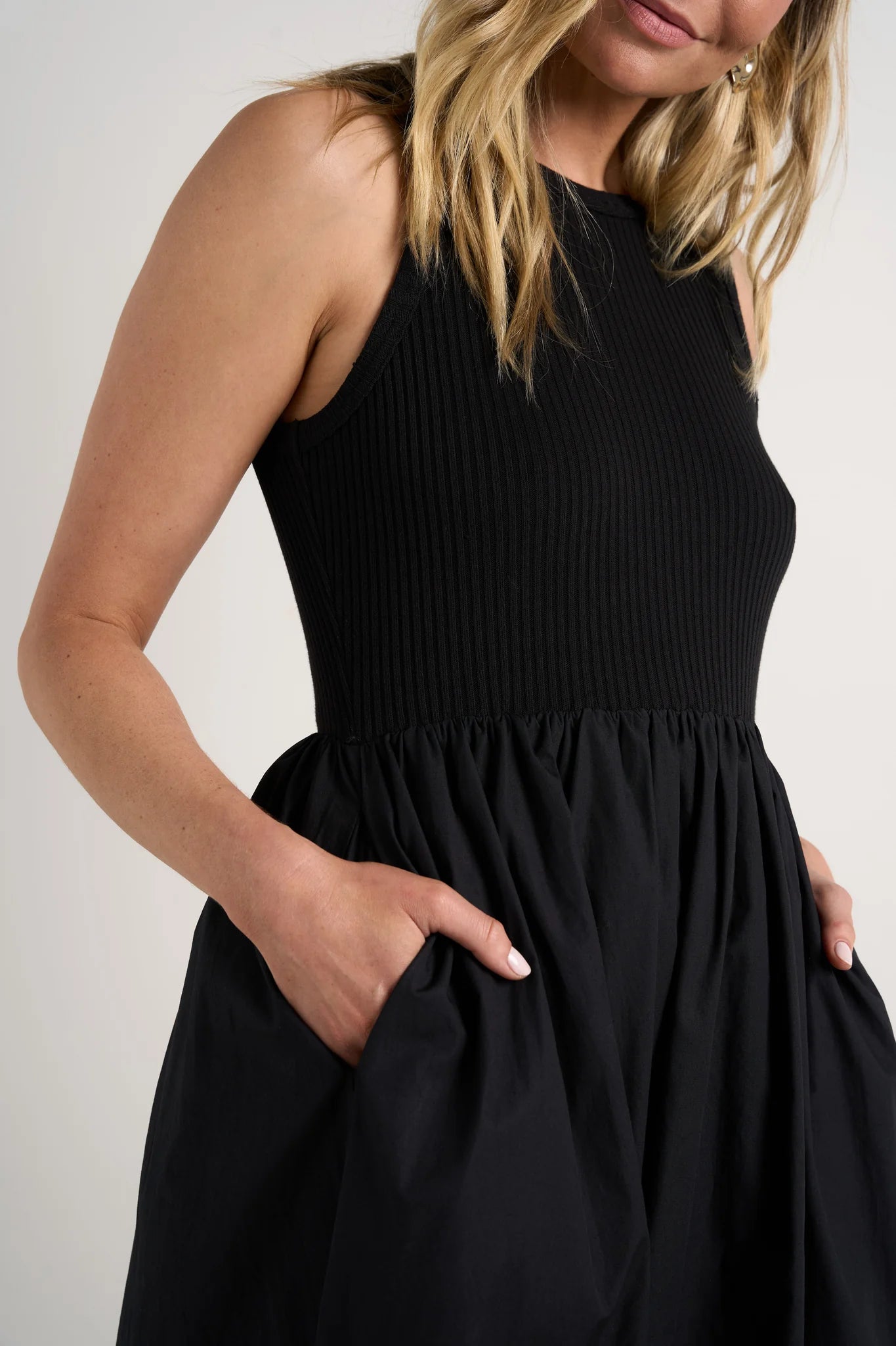 Indispensable Black Crew Neck Contrast Midi Dress