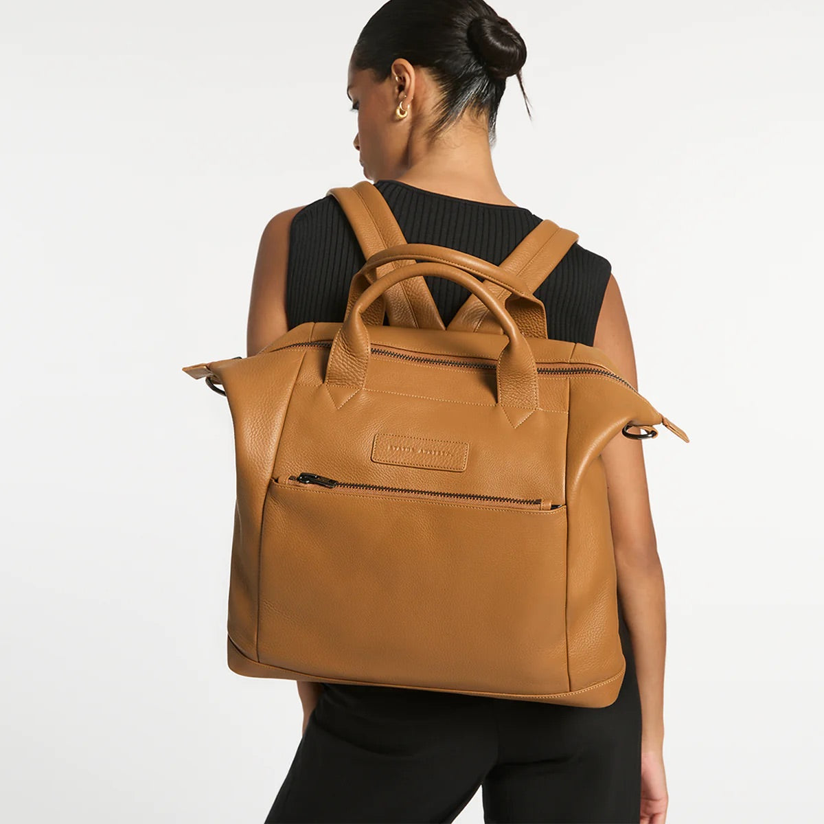 COMES IN WAVES - Black